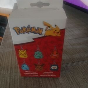 NWT POKEMON BLINDBOX KEYCHAIN BACKPACK